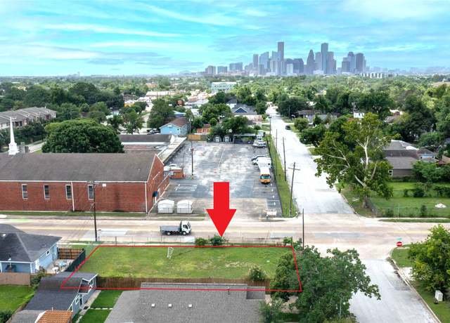 Property at 4202 Billingsley St, Houston, TX 77009