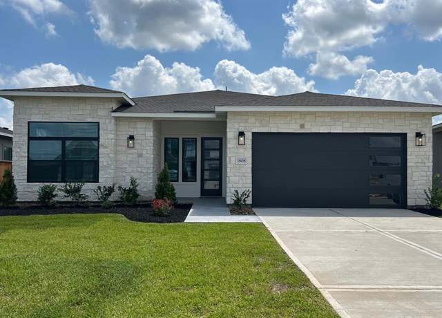 Property at 1808 Drover Ln, Rosenberg, TX 77471, 3 beds, 2 baths