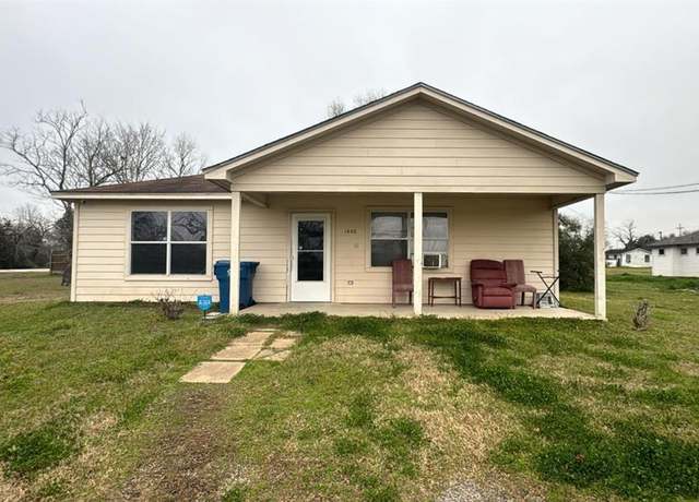 Property at 1440 Shepherd St, Hempstead, TX 77445, 2 beds, 1 bath