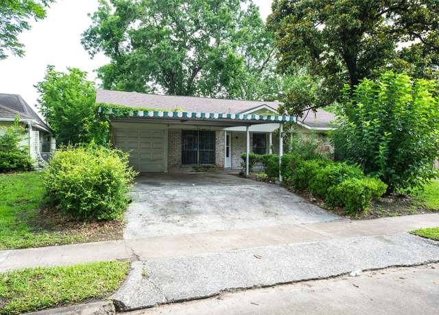Property at 7613 Parker Rd, Houston, TX 77016, 3 beds, 2 baths