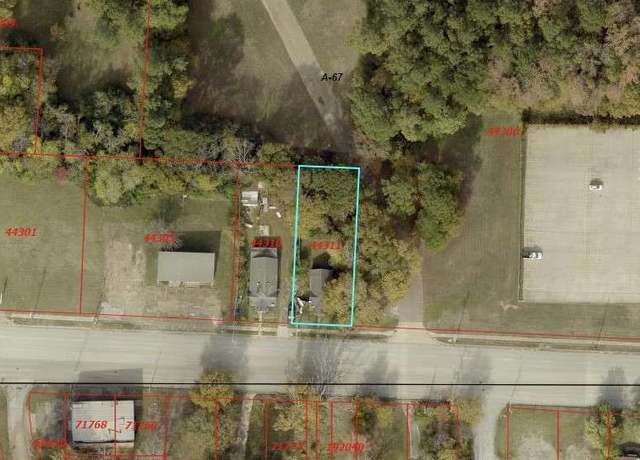 Property at 1025 E Young St, Longview, TX 75602, 2 beds, 1 bath