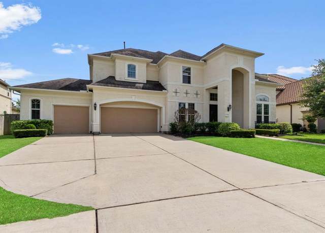 Property at 6111 Abercombie Ln, Sugar Land, TX 77479, 5 beds, 4.5 baths
