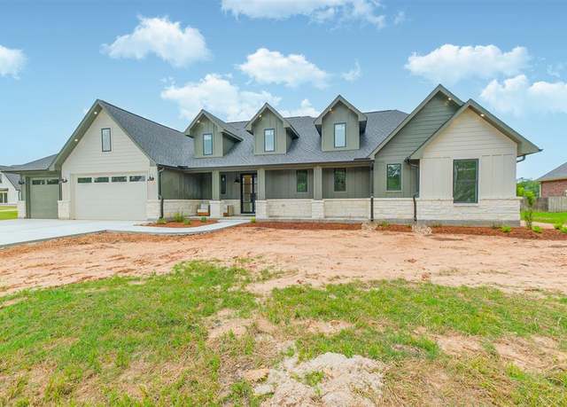Property at 1226 Arabian Ct, Angleton, TX 77515, 3 beds, 2.5 baths
