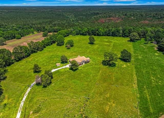 Property at 565 Four Notch Rd, Huntsville, TX 77340, 4 beds, 3.5 baths