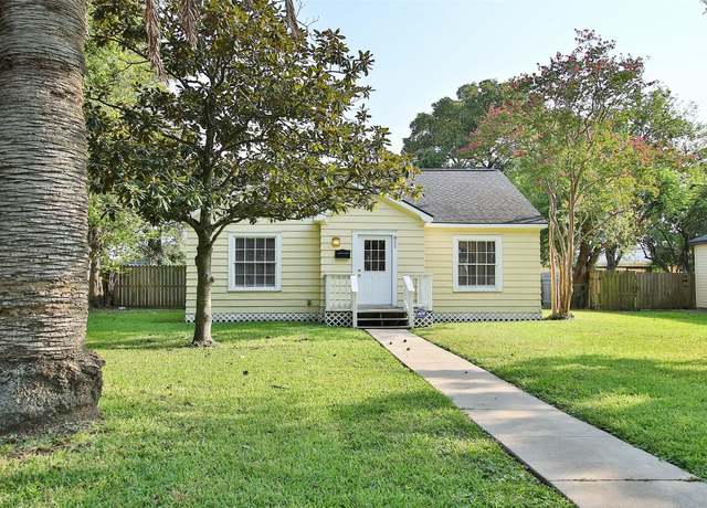 Property at 811 10th Ave N, Texas City, TX 77590, 2 beds, 3 baths