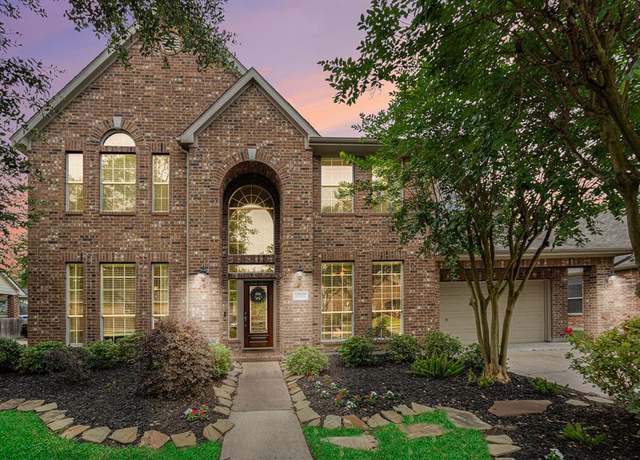 Property at 4604 Chaperel Dr, Pearland, TX 77584, 4 beds, 3.5 baths