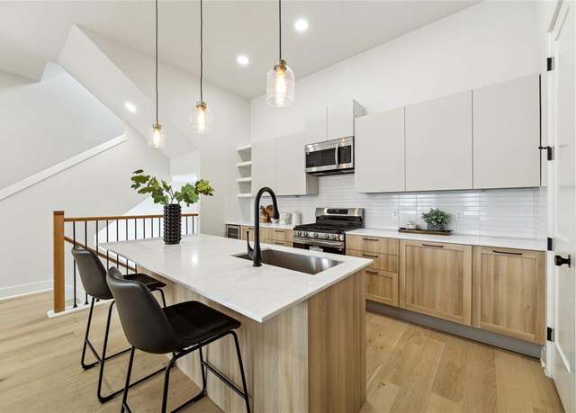Property at 3911D Tulane St, Houston, TX 77018, 3 beds, 3.5 baths
