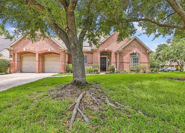 Property at 18011 Moss Park Ct, Humble, TX 77346, 3 beds, 3 baths
