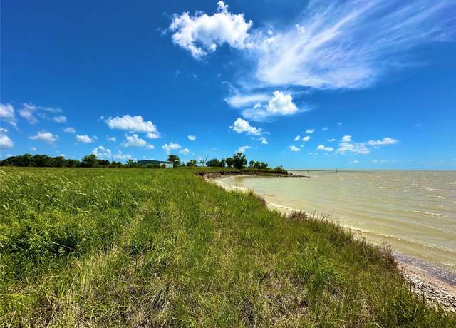 Property at 2101 W Bayshore Rd, Anahuac, TX 77514