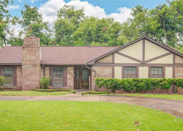 Property at 203 Old Angleton Rd, Lake Jackson, TX 77566, 3 beds, 3 baths