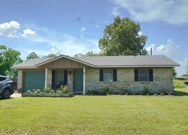 Property at 8 Albert Ave, Victoria, TX 77905, 3 beds, 1.5 baths