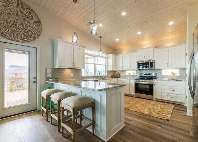 Property at 778 Wommack Dr, Crystal Beach, TX 77650, 3 beds, 2 baths