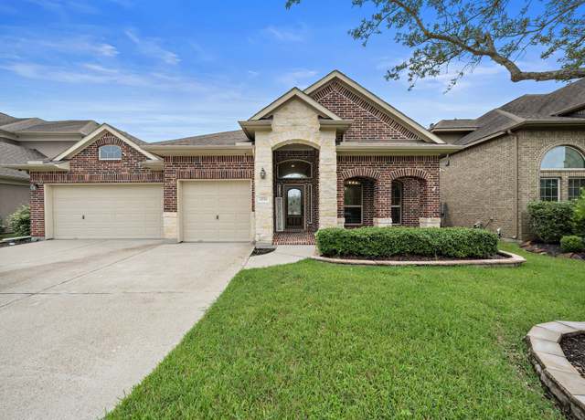Property at 4711 Salinas Ln, League City, TX 77573, 4 beds, 3.5 baths