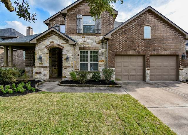 Property at 7906 Lake Commons Dr, Rosenberg, TX 77469, 5 beds, 4 baths