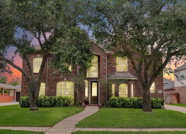 Property at 9405 Sundance Dr, Pearland, TX 77584, 5 beds, 4 baths