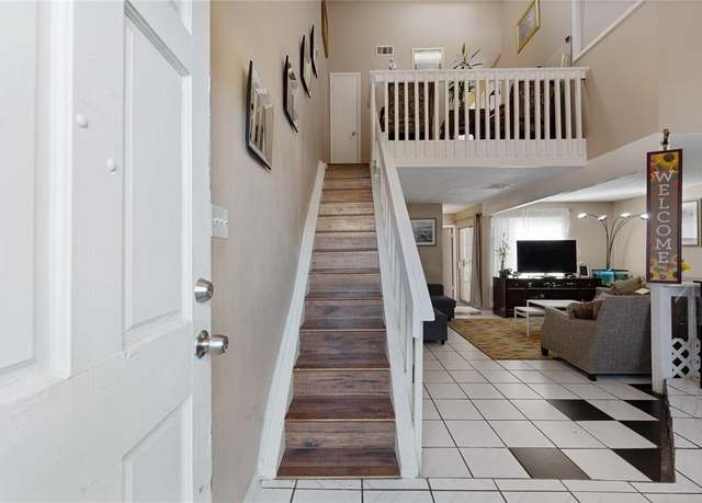 Property at 12574 Newbrook Dr, Houston, TX 77072, 3 beds, 2 baths