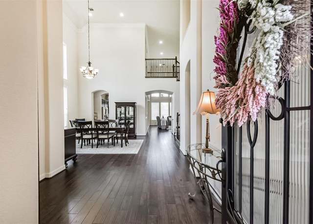 Property at 902 Longleaf Ct, Friendswood, TX 77546, 5 beds, 4.5 baths
