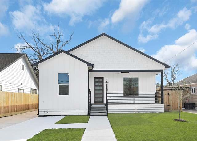 Property at 4720 Providence St, Houston, TX 77020, 3 beds, 2.5 baths