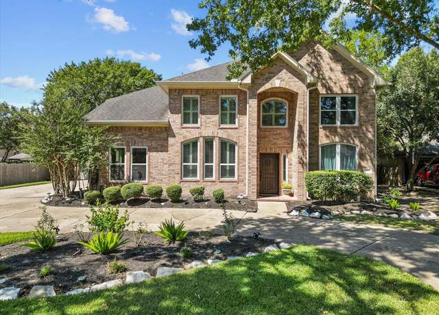 Property at 412 Melodywood Dr, Friendswood, TX 77546, 4 beds, 4.5 baths