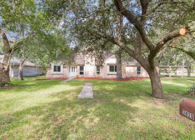 Property at 3820 Evergreen Dr, Dickinson, TX 77539, 3 beds, 2 baths