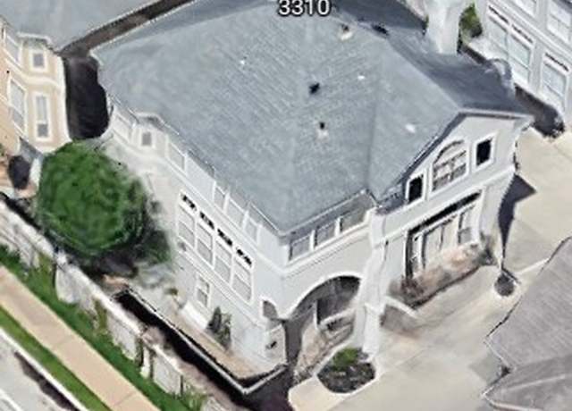 Property at 3310 W Dallas St, Houston, TX 77019, 3 beds, 2.5 baths