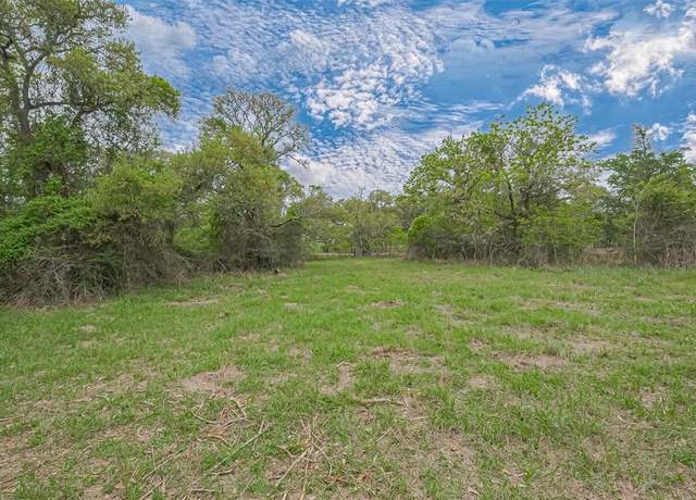 Property at 1105 Lakewood Ln, Sheridan, TX 77475