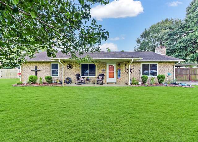 Property at 4004 Hillcrest St, Liberty, TX 77575, 3 beds, 2 baths