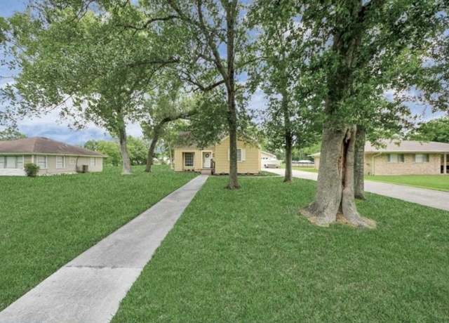 Property at 1800 Wright Blvd, Baytown, TX 77520, 3 beds, 1.5 baths