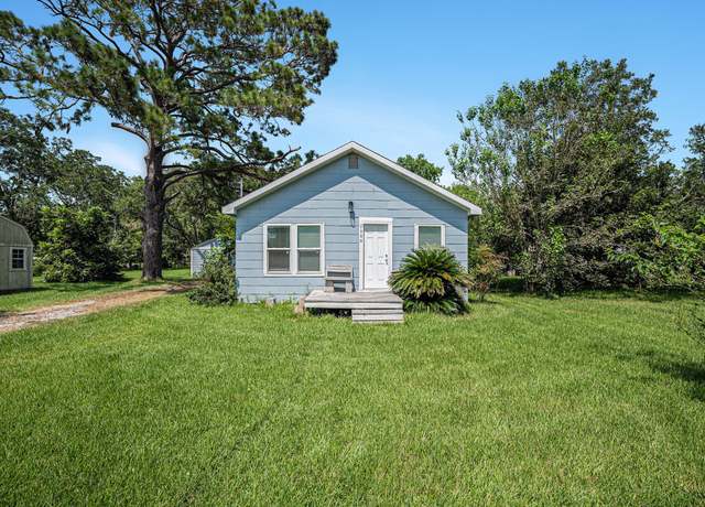 Property at 7506 2nd St, Hitchcock, TX 77563, 2 beds, 1 bath