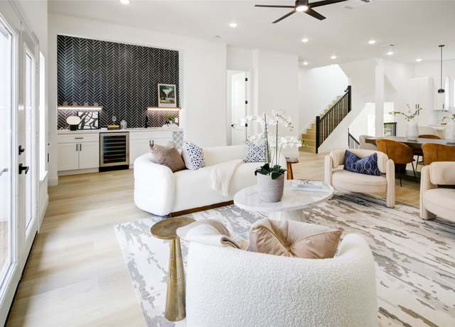 Property at 1214 W 24th St Unit B, Houston, TX 77008, 3 beds, 3.5 baths