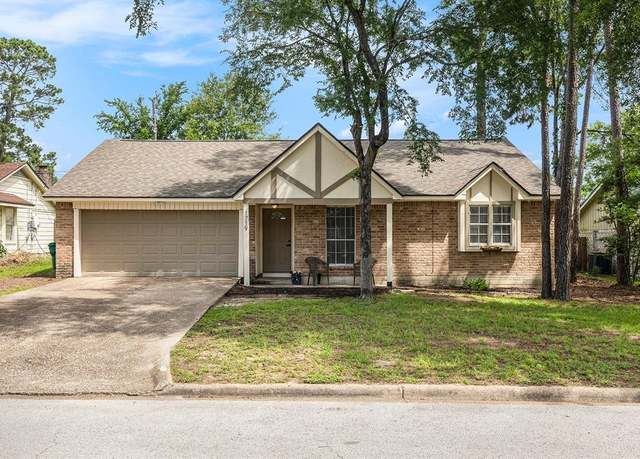 Property at 1719 Tims Ln, Conroe, TX 77301, 3 beds, 2 baths