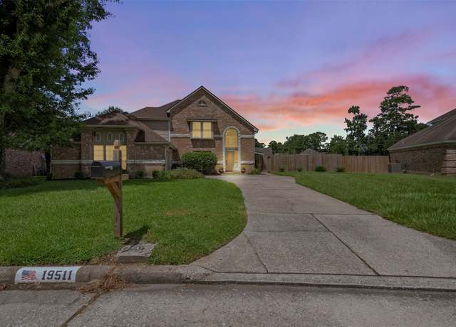 Property at 19511 Oak Station Dr, Humble, TX 77346, 3 beds, 2.5 baths