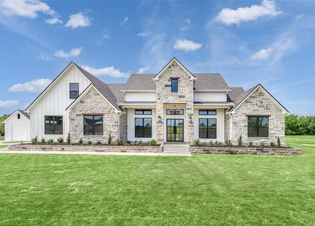 Property at 1852 Randle Hill Rd, Brenham, TX 77833, 5 beds, 4.5 baths