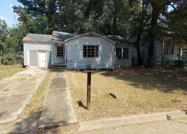 Property at 514 Connella St, Texarkana, TX 75501, 2 beds, 1 bath