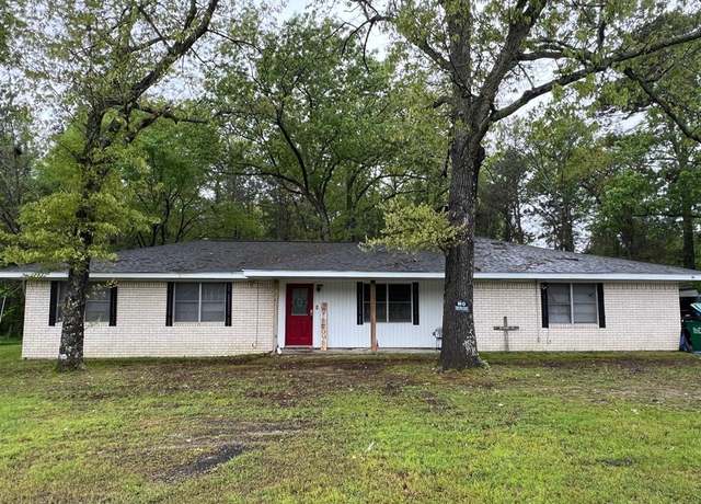 Property at 11774 S US Highway 69, Huntington, TX 75949, 5 beds, 2 baths