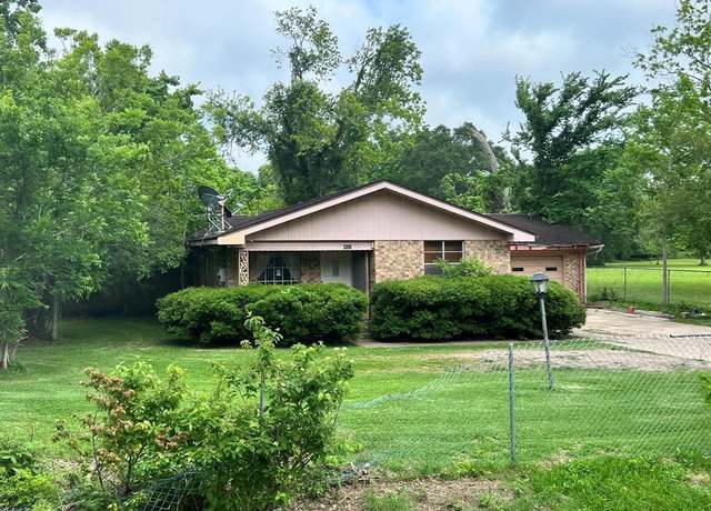 Property at 6523 FM 2611 Rd, Brazoria, TX 77422, 3 beds, 2 baths