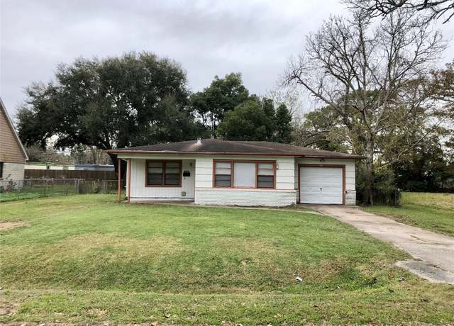 Property at 1210 Pirtle St, La Marque, TX 77568, 3 beds, 1 bath