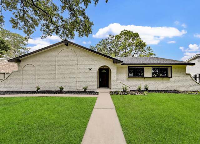 Property at 7802 Gulfton St, Houston, TX 77036, 4 beds, 2 baths