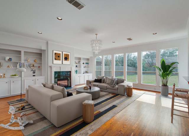 Property at 5425 Loch Lomond Dr, Houston, TX 77096, 4 beds, 3.5 baths