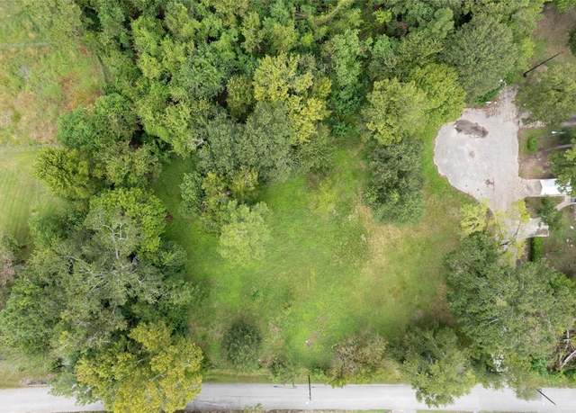 Property at 1001 Avenue E, Conroe, TX 77301