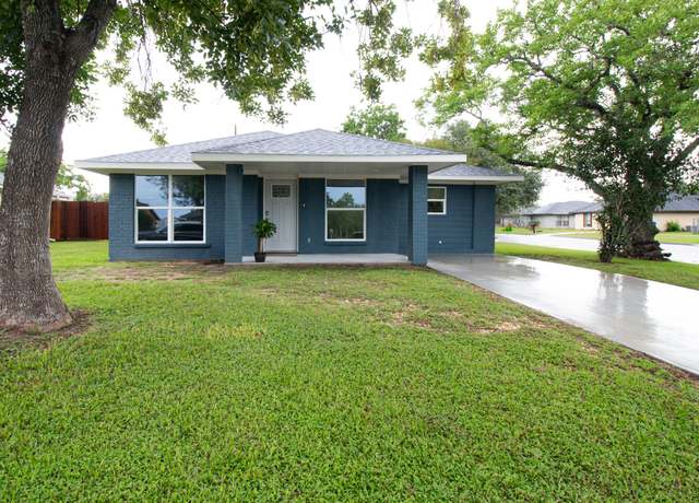 Property at 1017 Glen Lake Ct, Eagle Lake, TX 77434, 3 beds, 1 bath