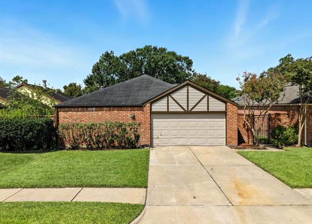 Property at 2122 Barronett Bnd, Sugar Land, TX 77478, 3 beds, 2 baths