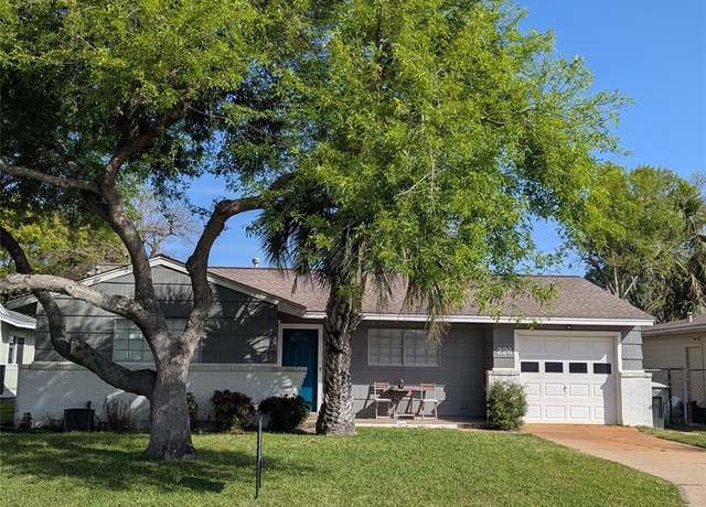 Property at 226 Mackeral St, Galveston, TX 77550, 3 beds, 1 bath