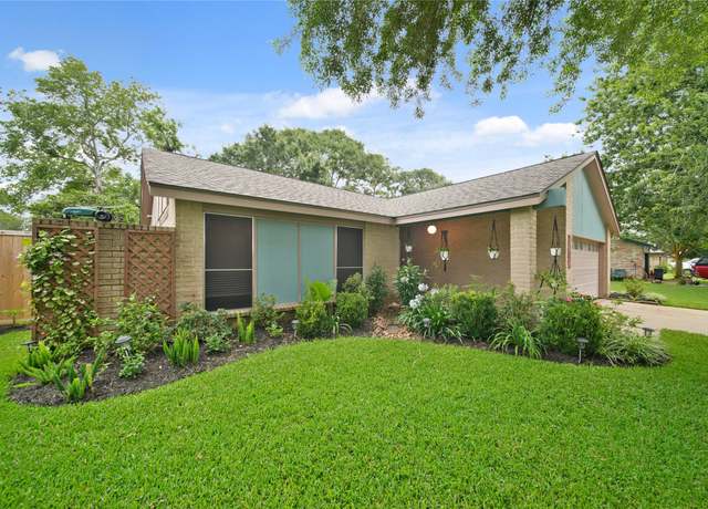 Property at 5910 Heather St, League City, TX 77573, 3 beds, 2 baths