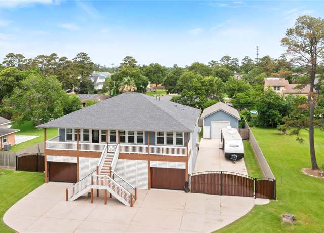 Property at 610 S Shady Ln, Shoreacres, TX 77571, 6 beds, 4.5 baths
