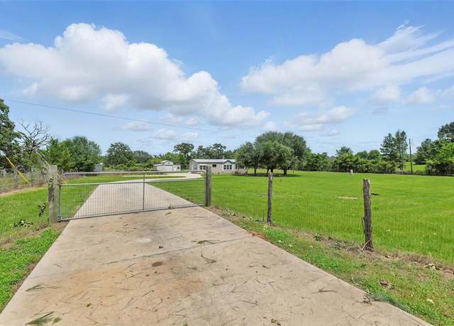 Property at 960 N FM 1486 Rd, Montgomery, TX 77356, 3 beds, 2 baths