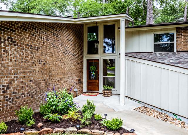 Property at 626 Hillcrest Dr, Huntsville, TX 77340, 3 beds, 2.5 baths