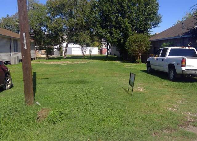 Property at 9237 E Avenue P, Houston, TX 77012