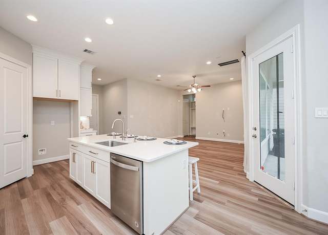 Property at 10020 Brickhouse Dr, Houston, TX 77080, 3 beds, 2.5 baths