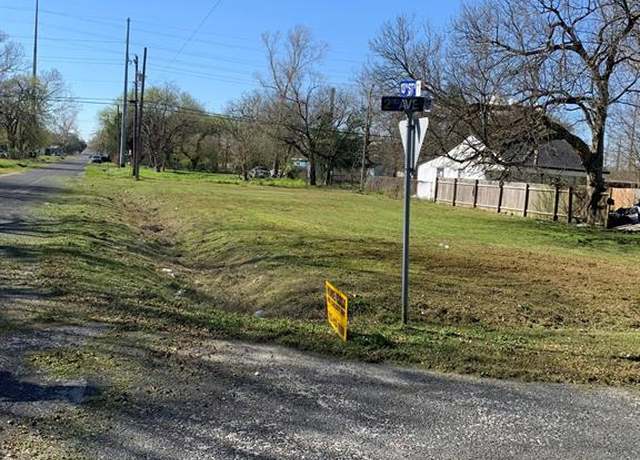 Property at 1303 2nd Ave S, Texas City, TX 77590